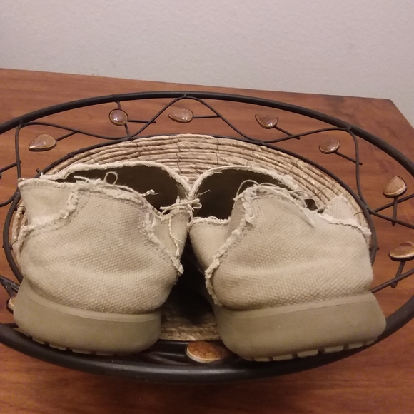 Crocs - Picture 2 of 8